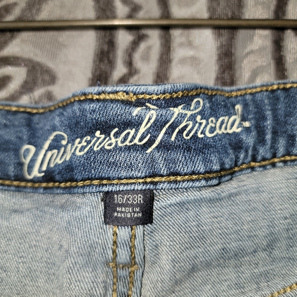 Womens Universal Thread Cut Off Shorts - Picture 2 of 3